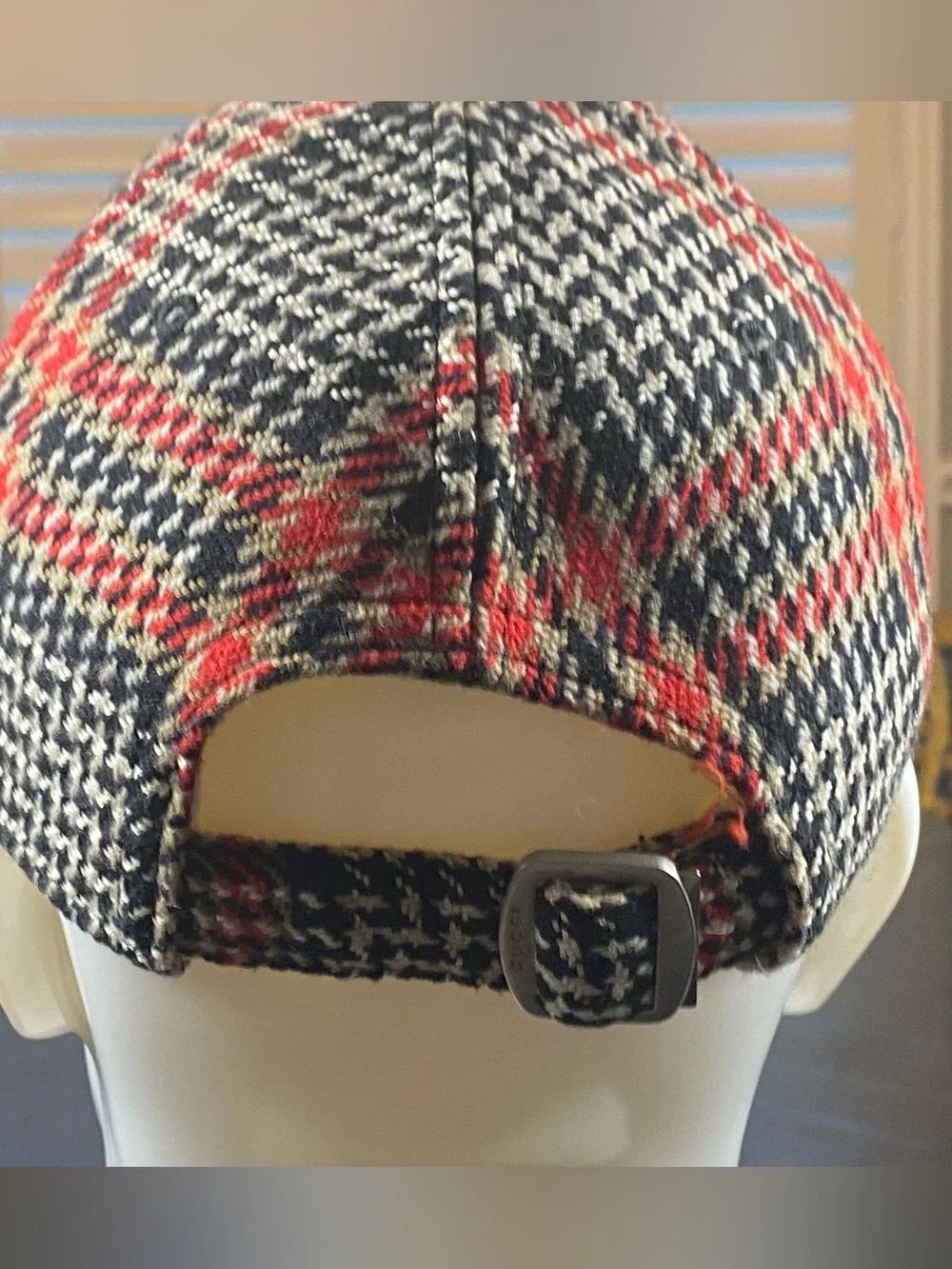 Gucci Black, White & Red Houndstooth Baseball Cap with Embroidered Logo - Picture 4 of 12